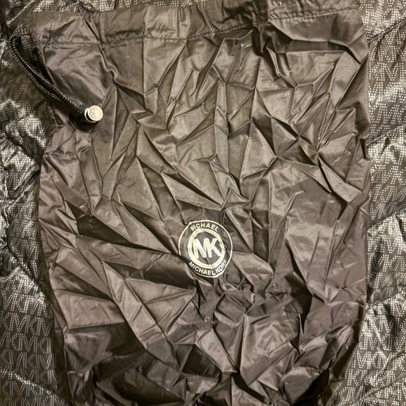 Micheal Kors Reversible Quilted Packable Puffer Jacket - Picture 9 of 9